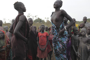 Wathaguar. Girls dance in the cattle camp.