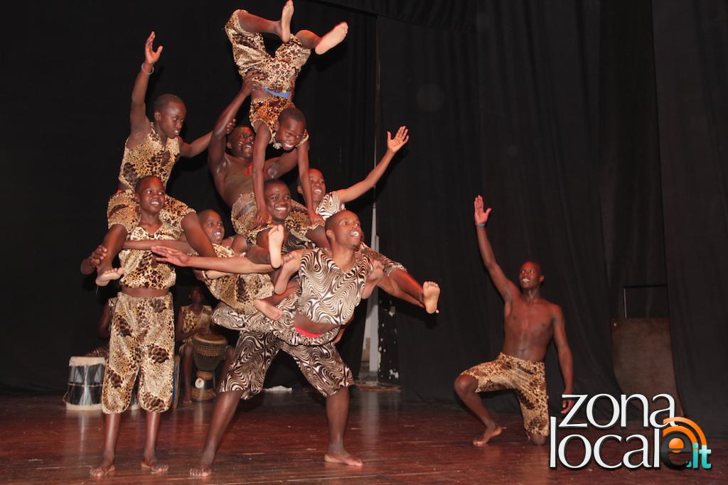 kivuli acrobats